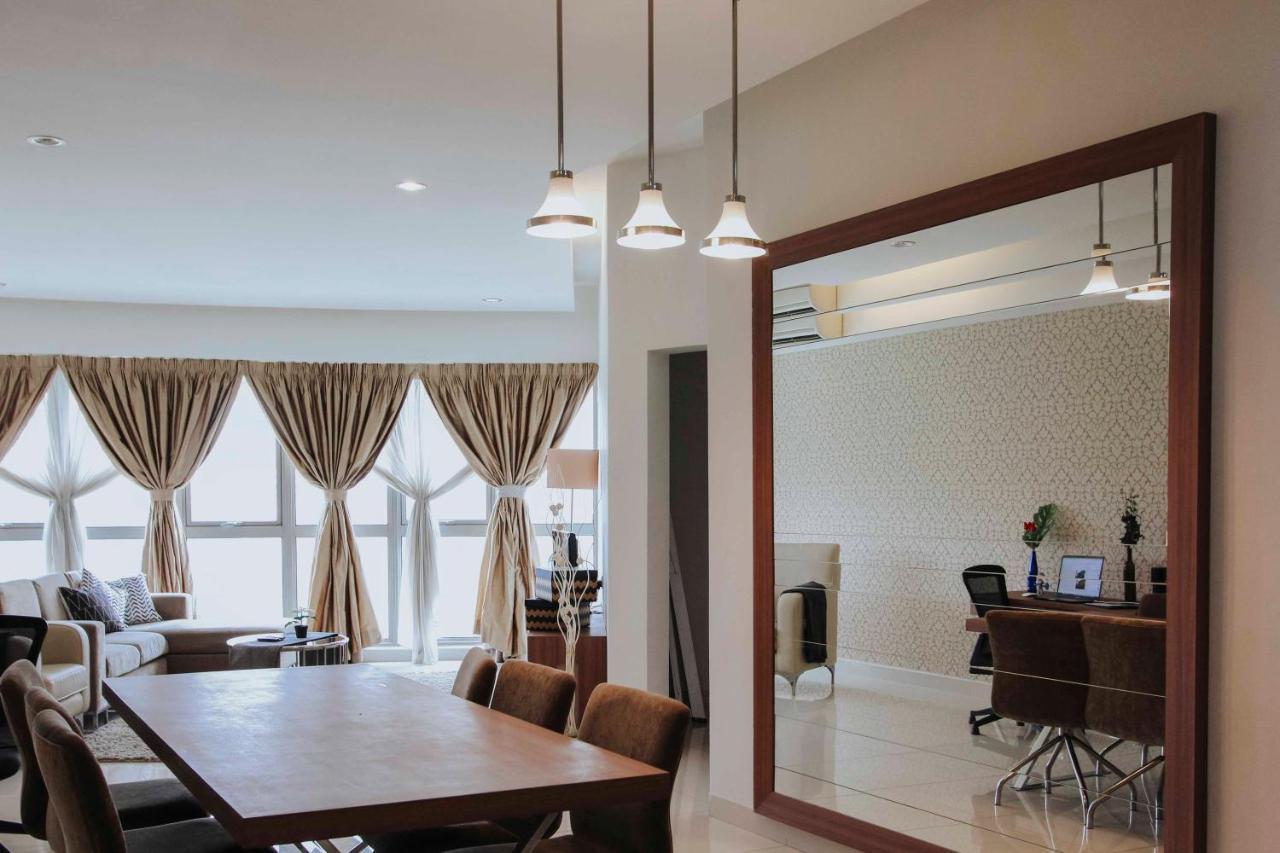 Regalia Residence The Sky Pool Suite كوالالمبور المظهر الخارجي الصورة