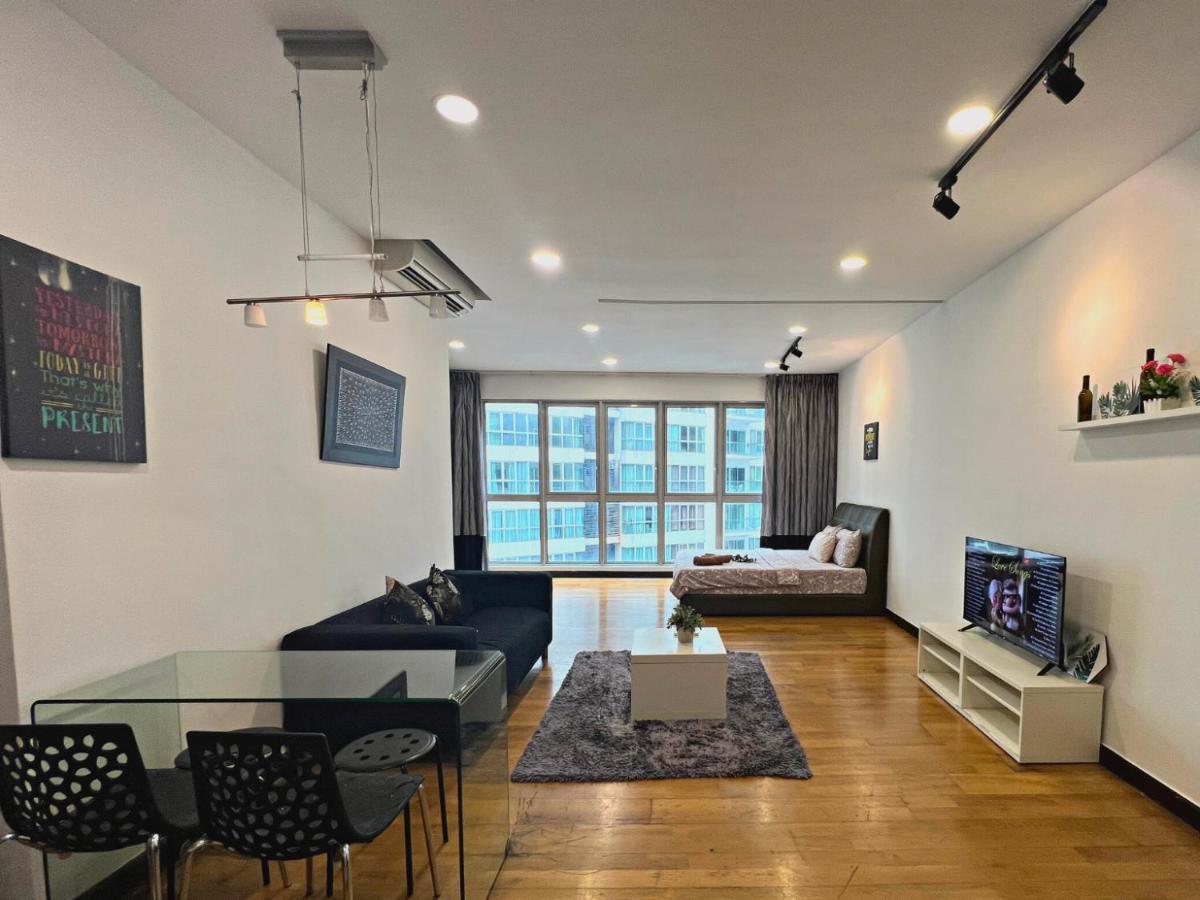 Regalia Residence The Sky Pool Suite كوالالمبور المظهر الخارجي الصورة